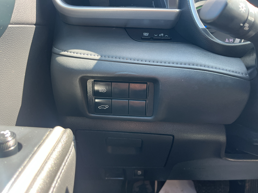 2024 Toyota Highlander representative vehicle photo