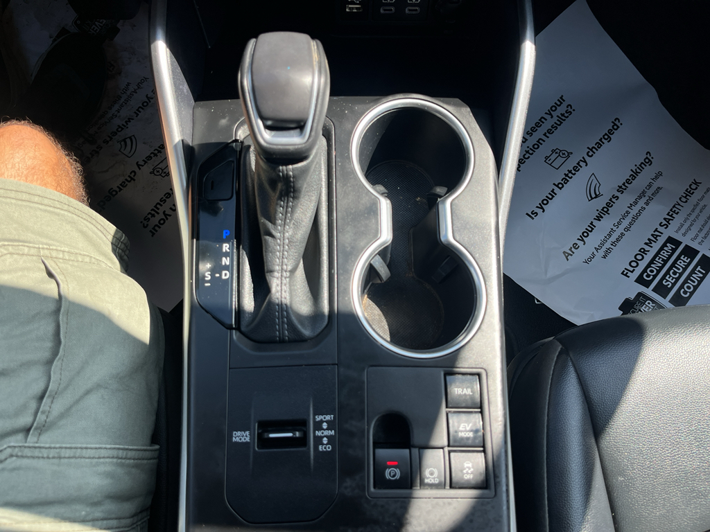 2024 Toyota Highlander representative vehicle photo
