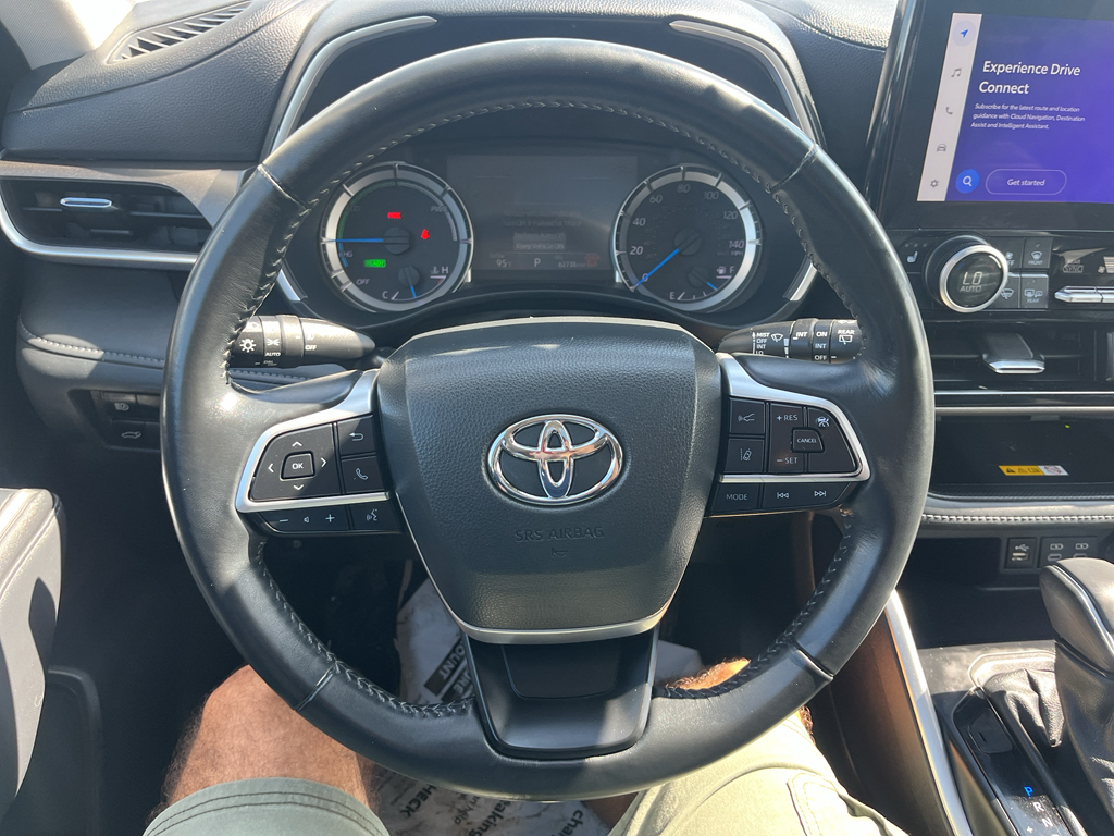 2024 Toyota Highlander representative vehicle photo
