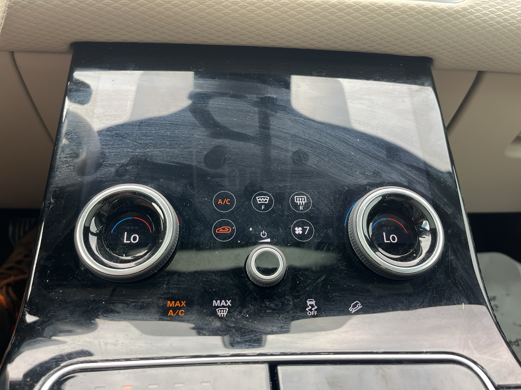 2019 Land Rover Range Rover Velar representative vehicle photo
