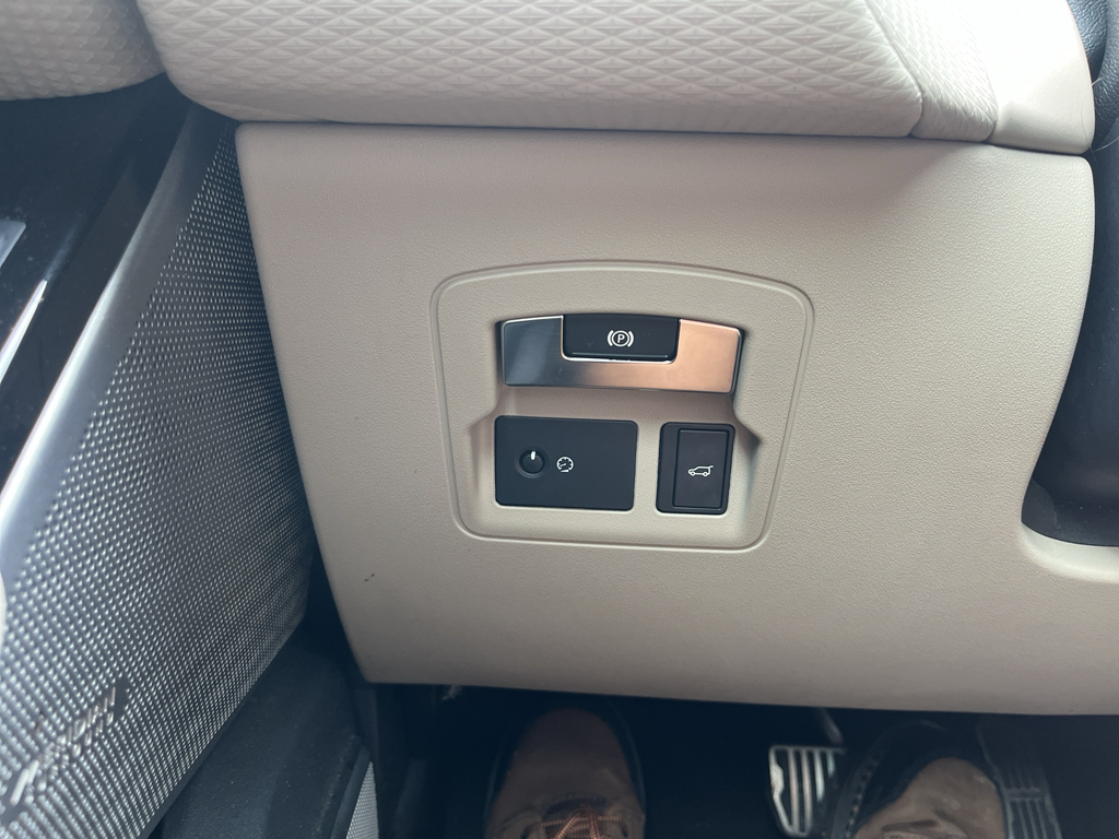 2019 Land Rover Range Rover Velar representative vehicle photo