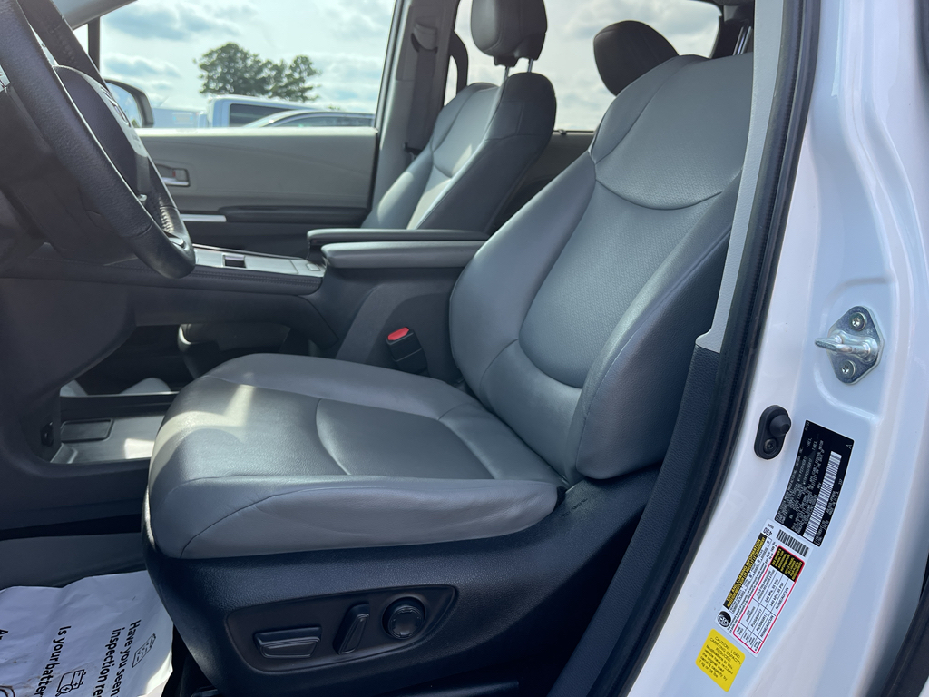 2022 Toyota Sienna representative vehicle photo