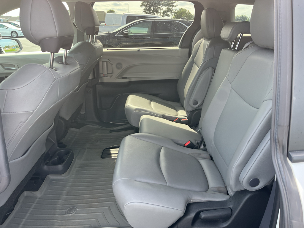 2022 Toyota Sienna representative vehicle photo
