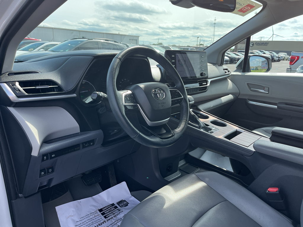 2022 Toyota Sienna representative vehicle photo