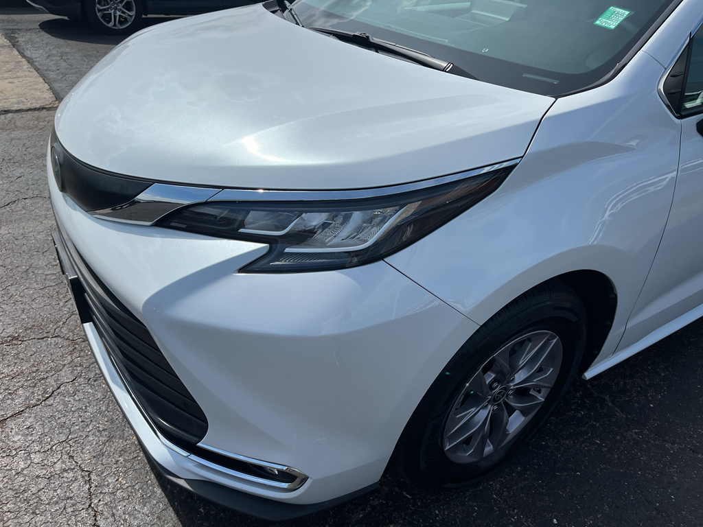 2022 Toyota Sienna representative vehicle photo