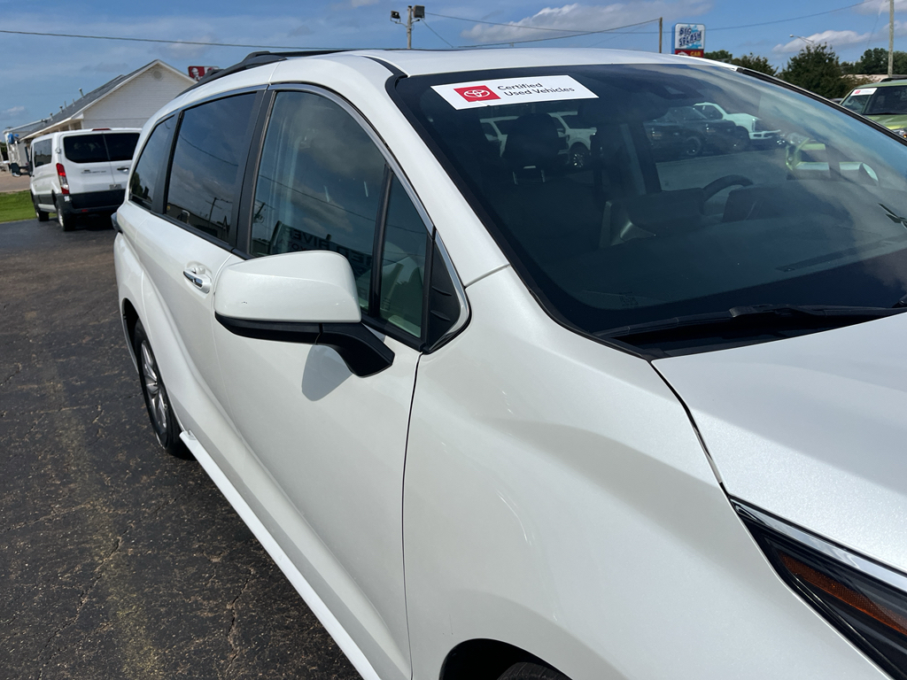 2022 Toyota Sienna representative vehicle photo