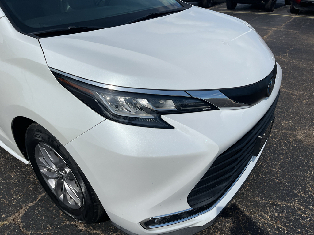 2022 Toyota Sienna representative vehicle photo