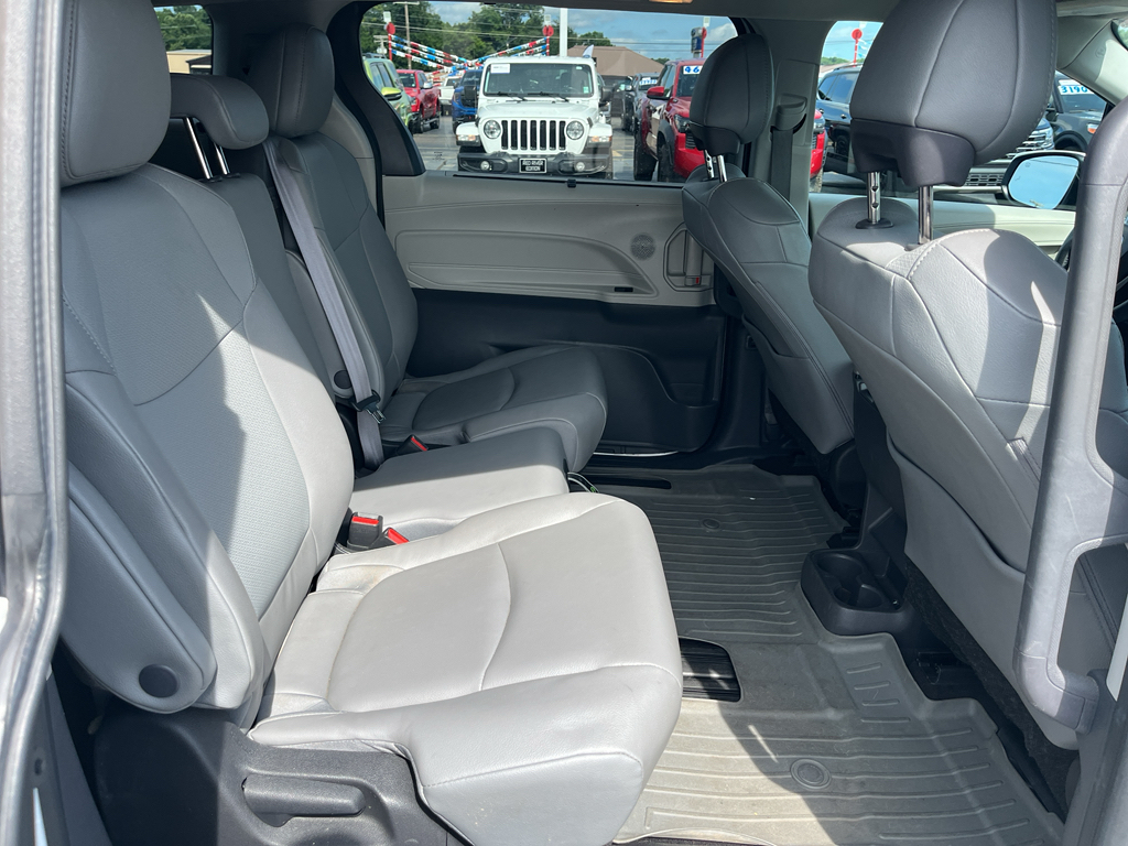 2022 Toyota Sienna representative vehicle photo