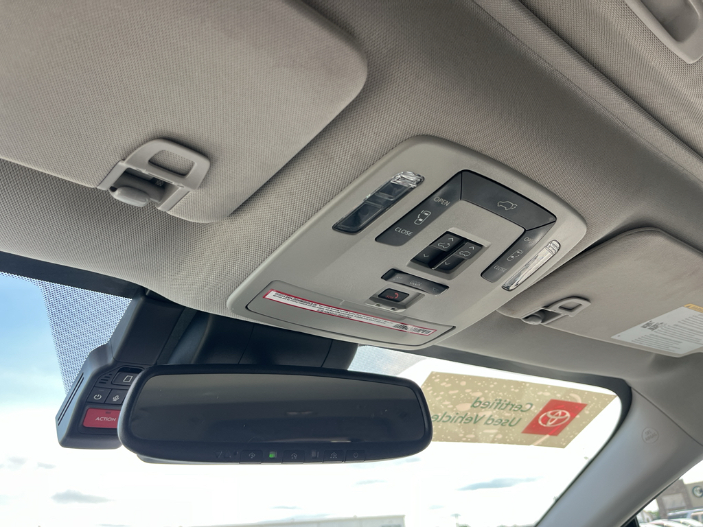 2022 Toyota Sienna representative vehicle photo