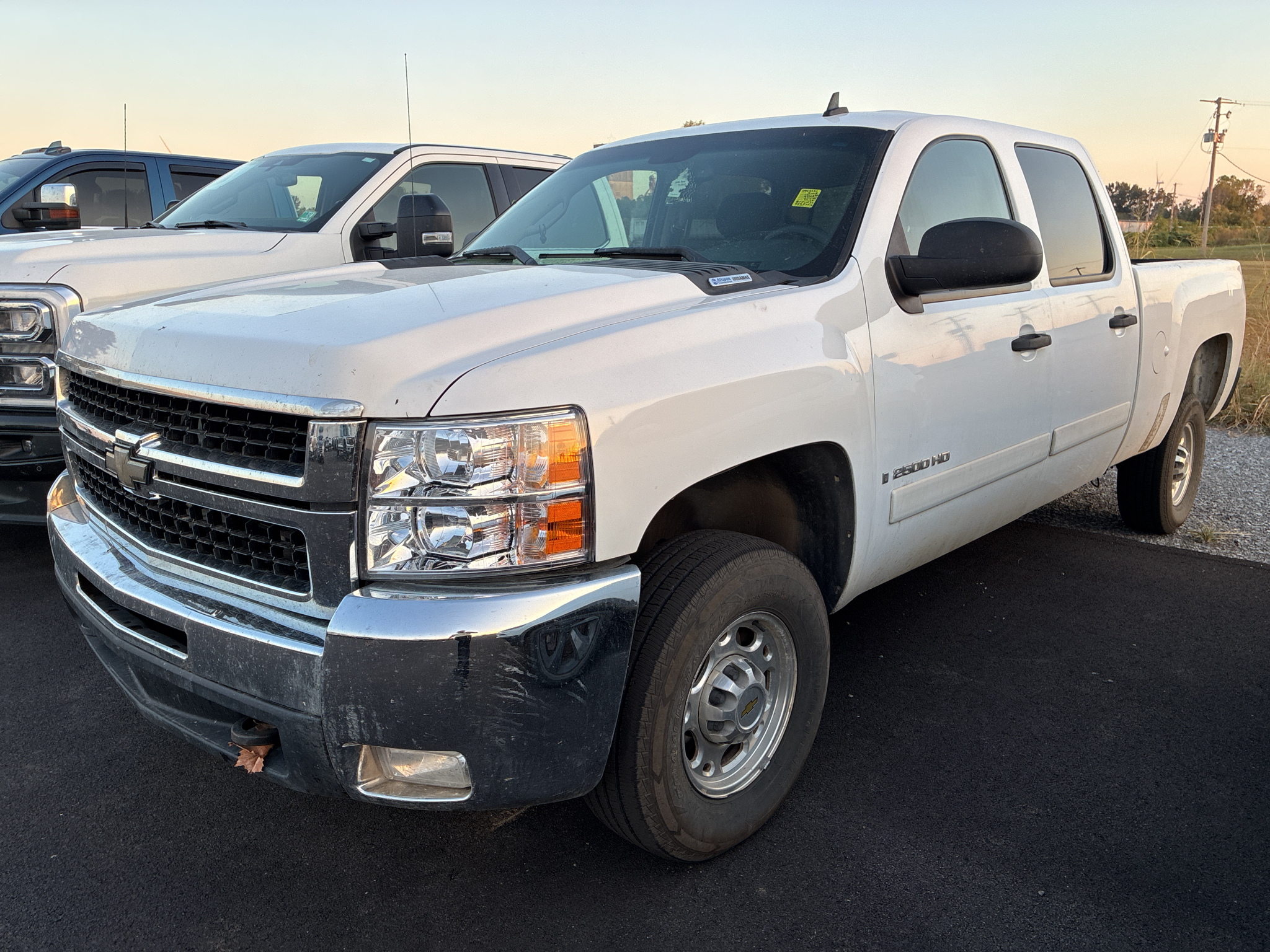 2008 Chevrolet Silverado vehicle photo 1