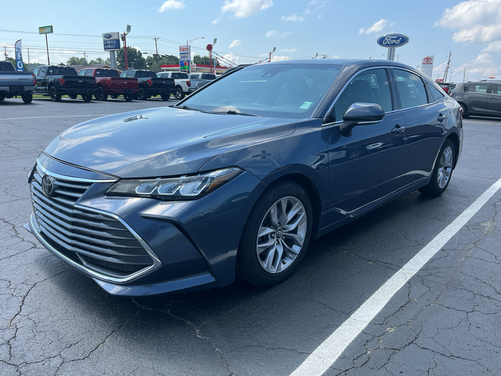 2019 Toyota Avalon XLE photo 1