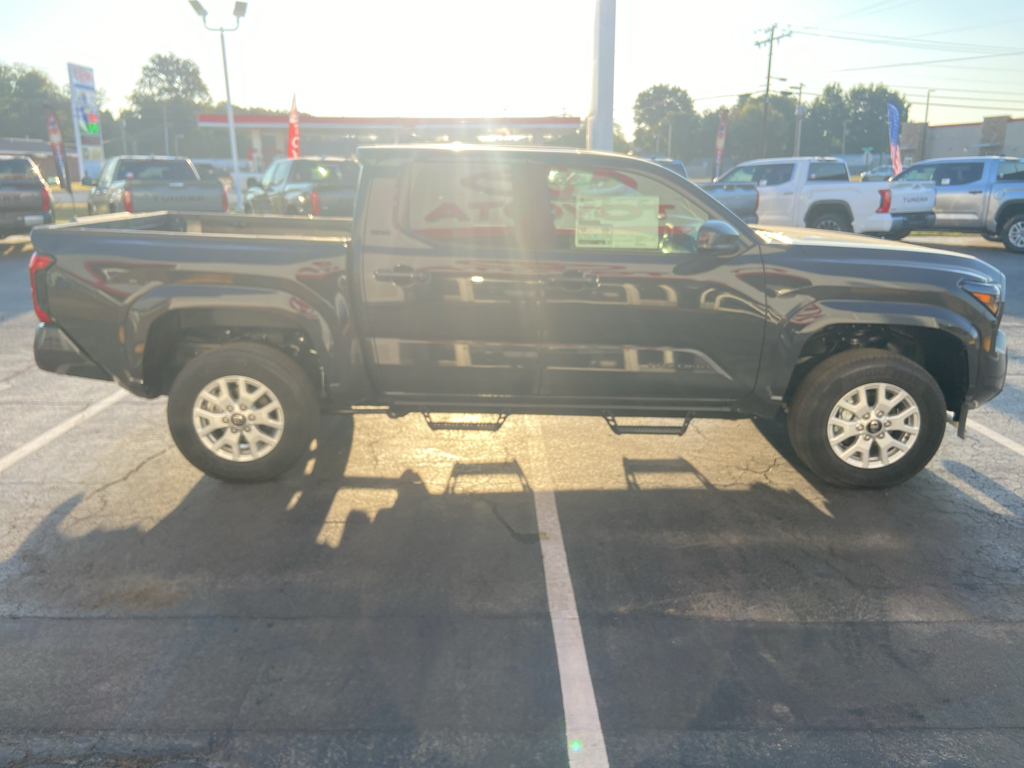 2026 Toyota Tacoma SR5 photo 6