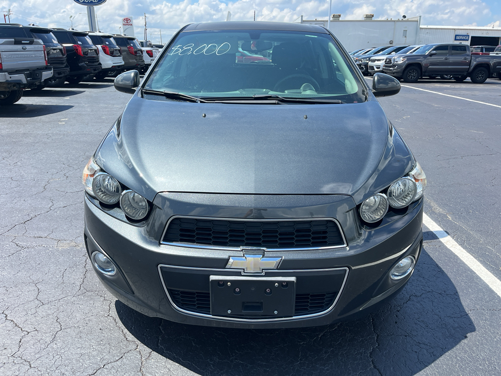 2016 Chevrolet Sonic LT photo 2