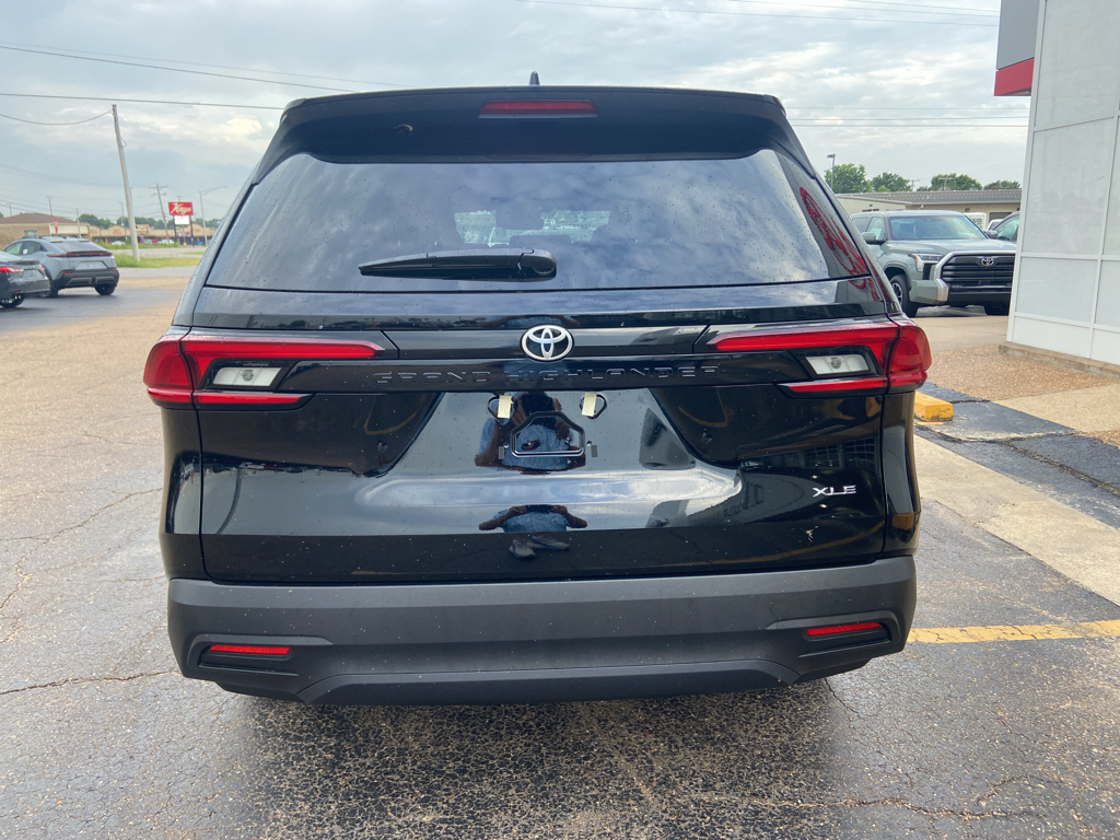 2026 Toyota Grand Highlander XLE photo 4