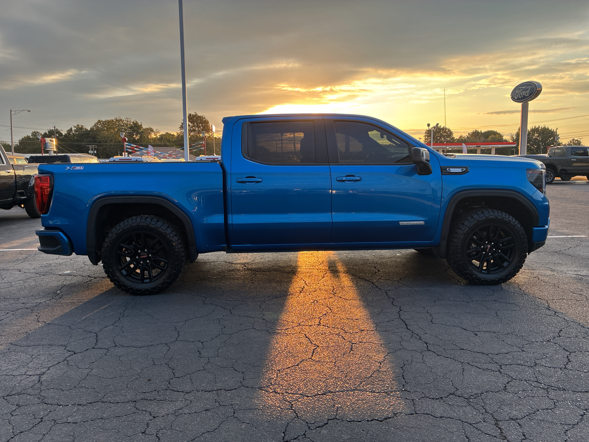 2022 GMC Sierra Elevation photo 4