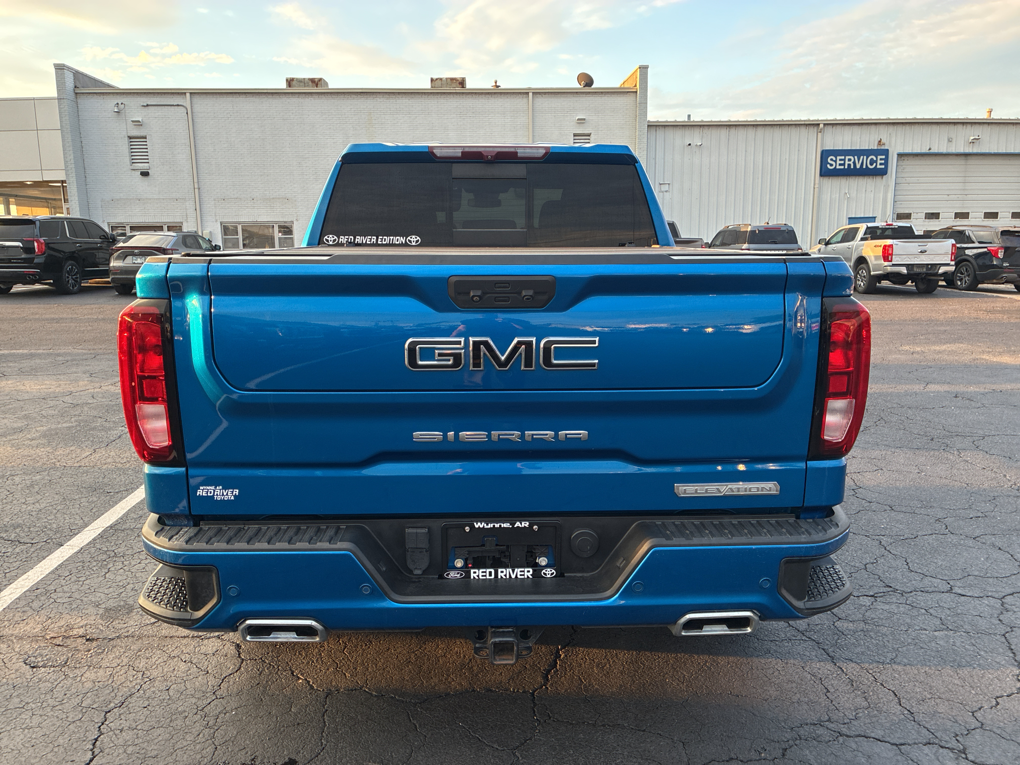 2022 GMC Sierra Elevation photo 6