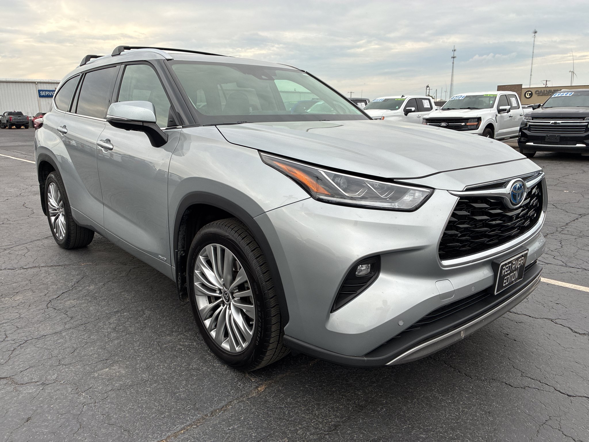 2024 Toyota Highlander Hybrid Hybrid Platinum photo 3
