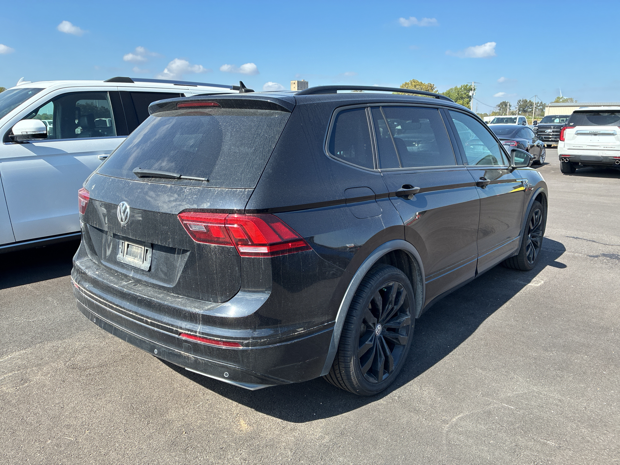 2021 Volkswagen Tiguan SE photo 3