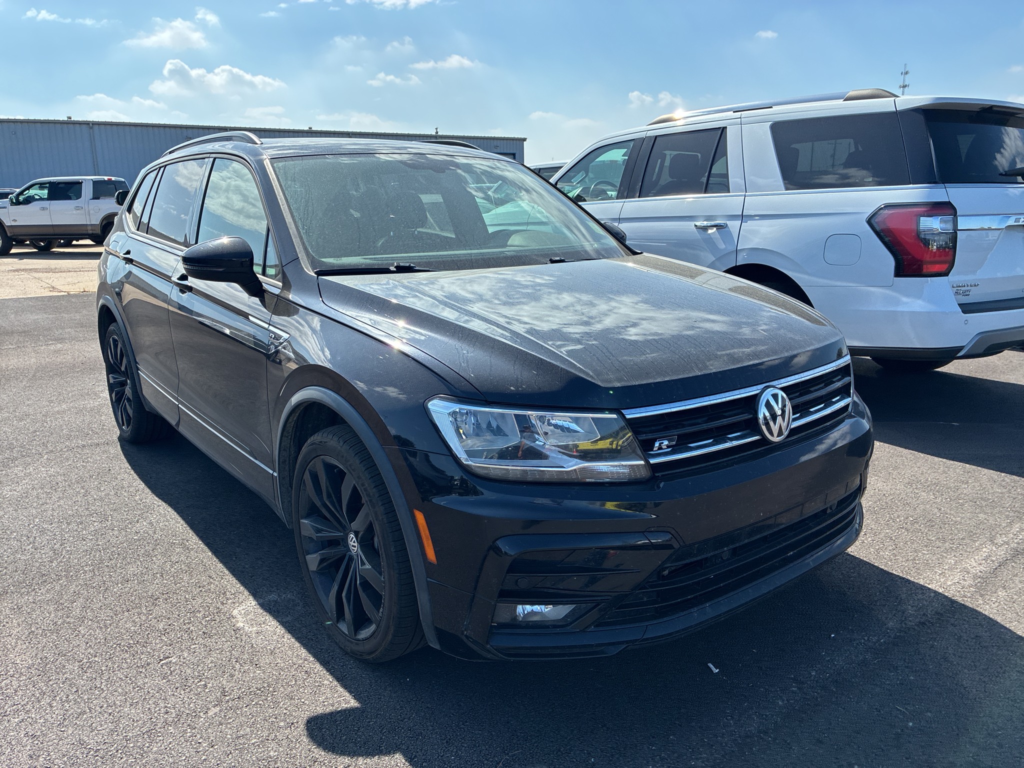 2021 Volkswagen Tiguan SE photo 2