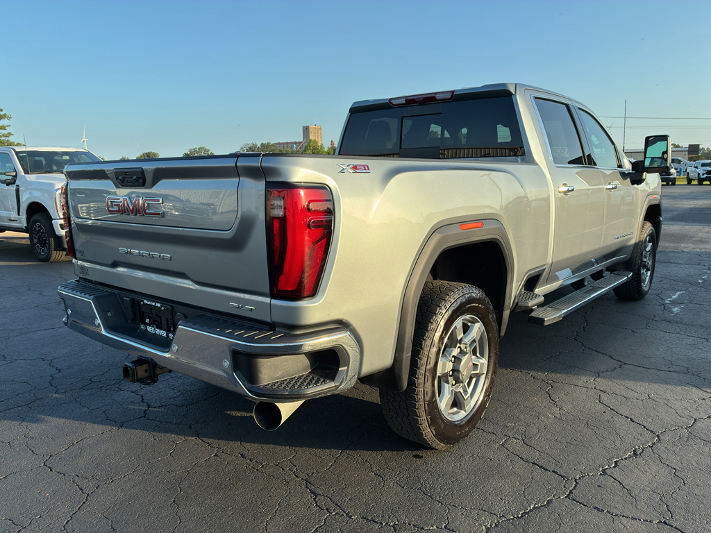 2025 GMC Sierra SLT photo 5
