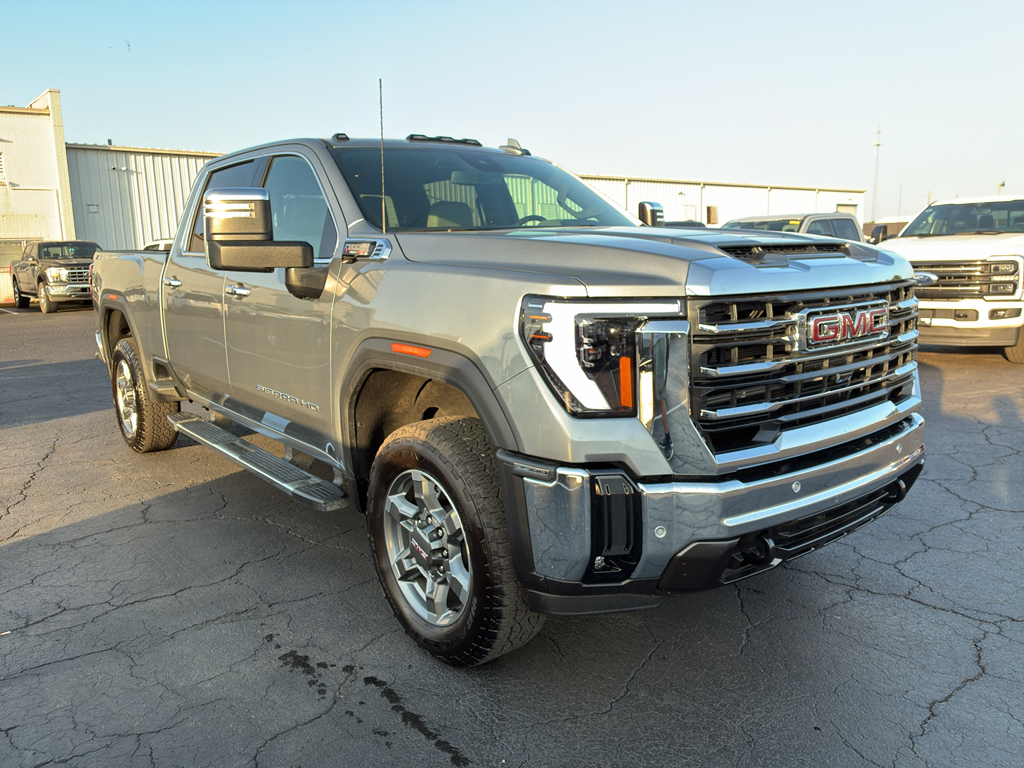 2025 GMC Sierra SLT photo 3