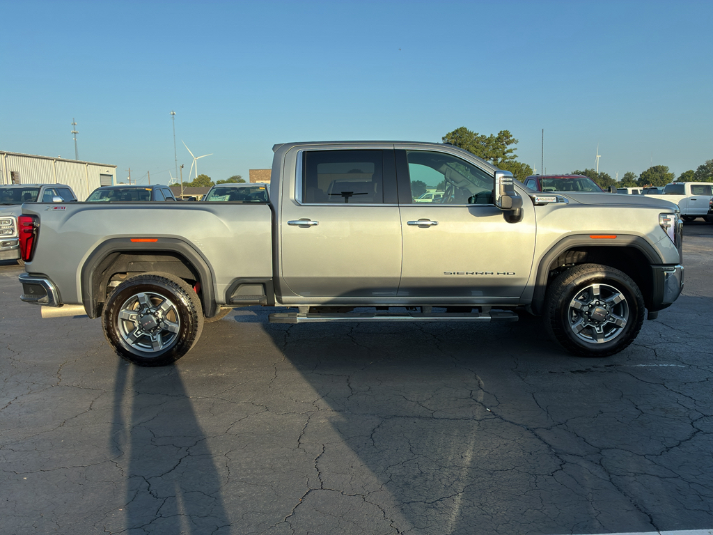 2025 GMC Sierra SLT photo 4