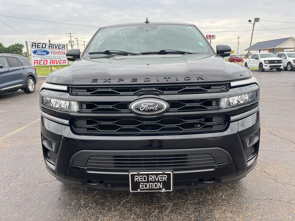 2023 Ford Expedition Limited photo 2