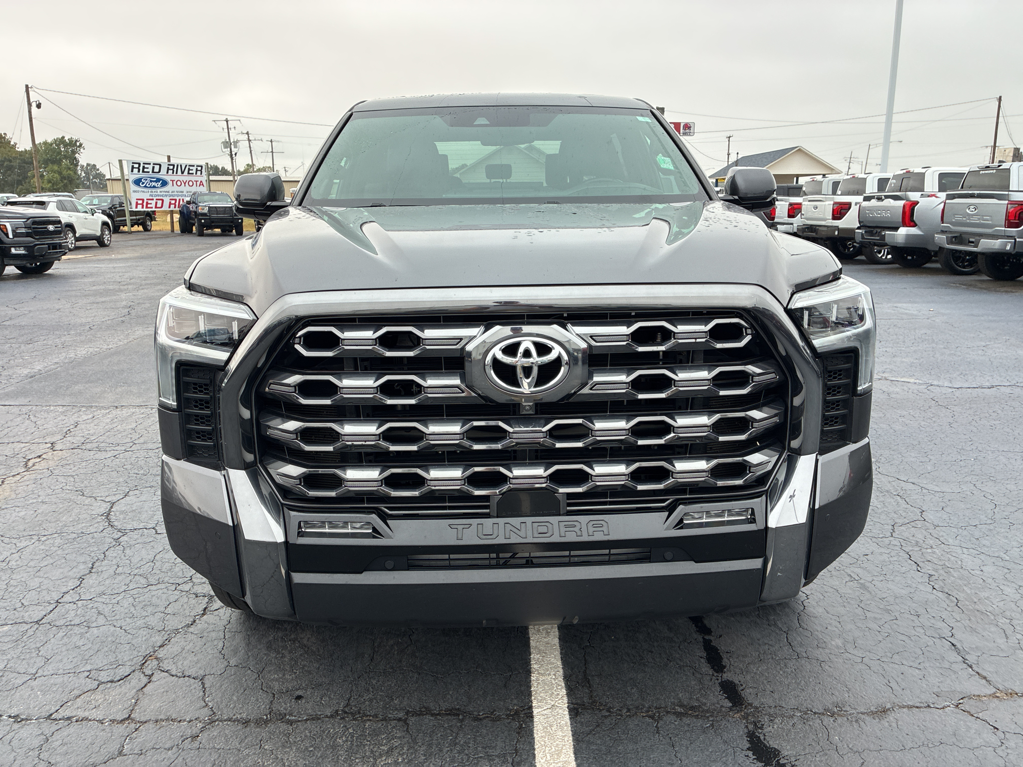 2024 Toyota Tundra Platinum photo 2