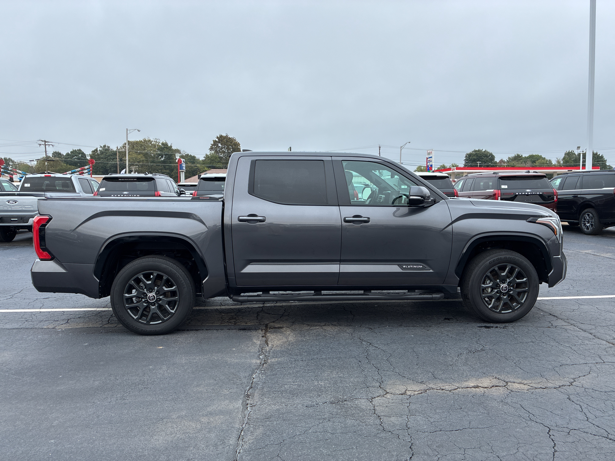2024 Toyota Tundra Platinum photo 4