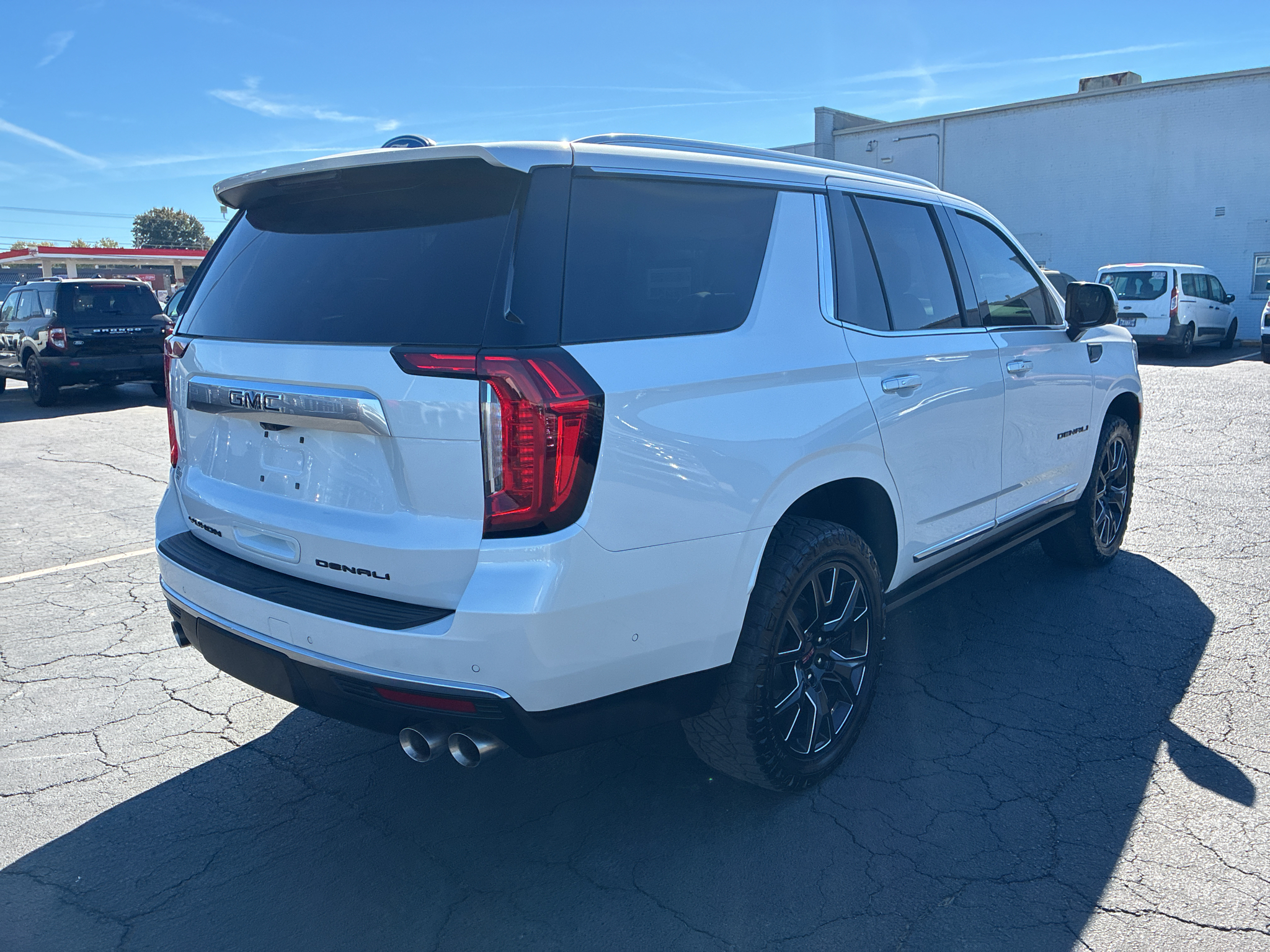2024 GMC Yukon Denali photo 5