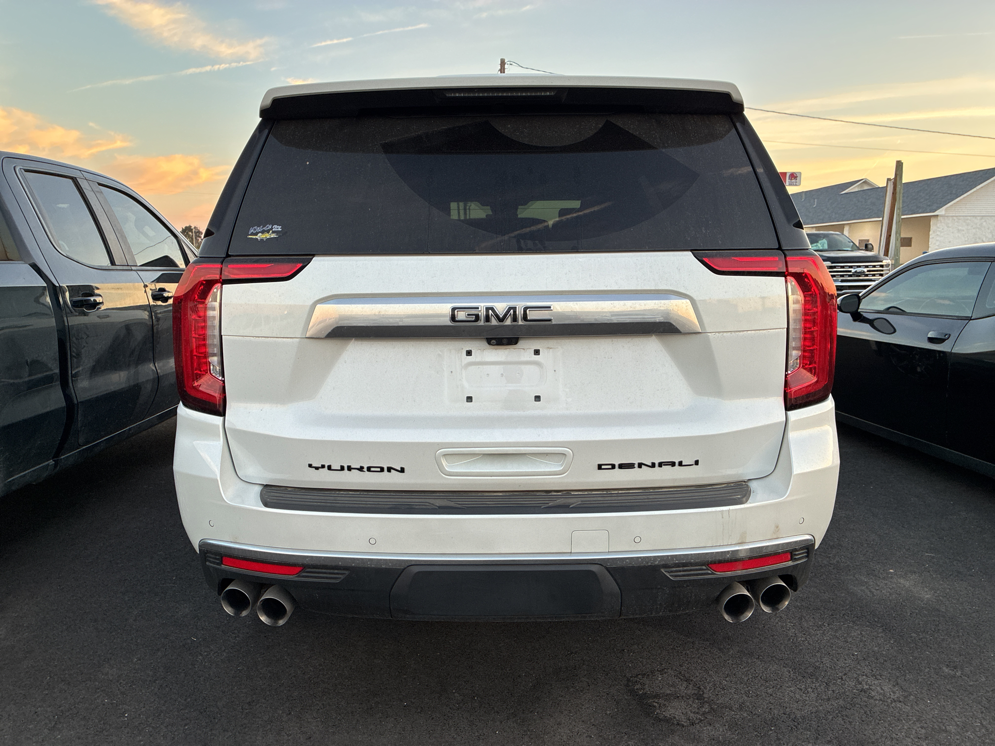 2024 GMC Yukon Denali photo 3