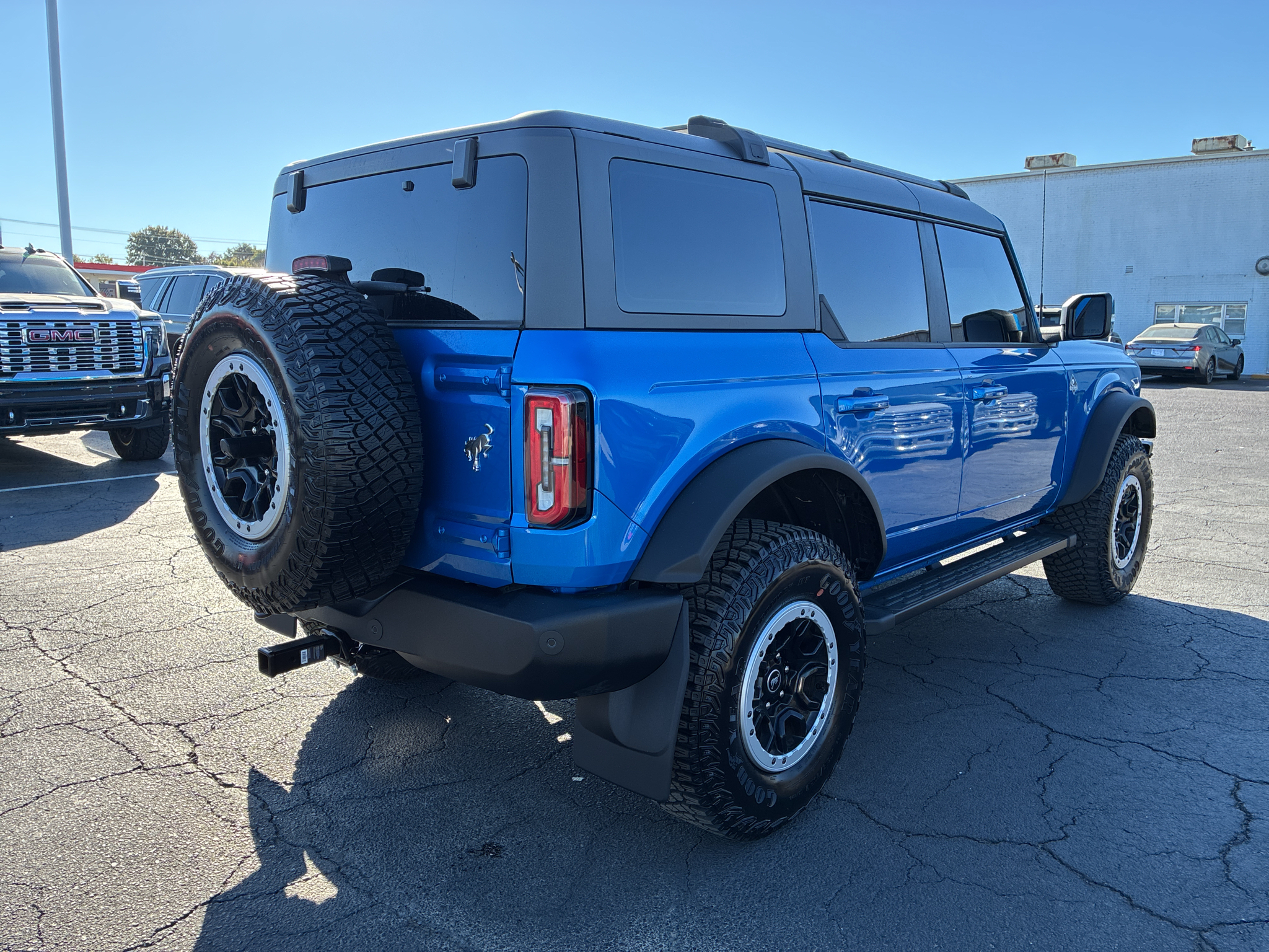 2024 Ford Bronco Outer Banks photo 3
