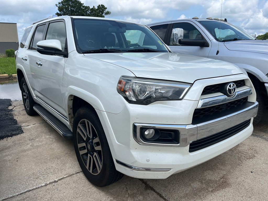 2017 Toyota 4Runner Limited photo 2