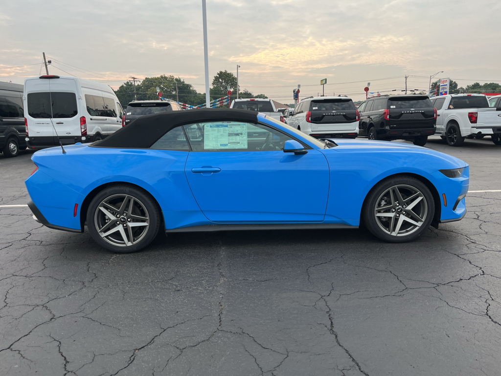 2026 Ford Mustang EcoBoost Premium photo 4