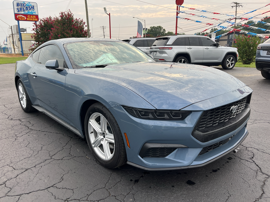 2026 Ford Mustang EcoBoost photo 3