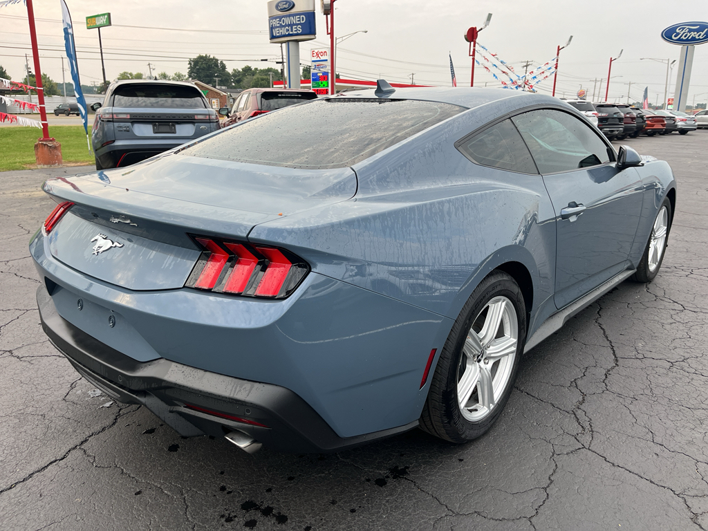 2026 Ford Mustang EcoBoost photo 5
