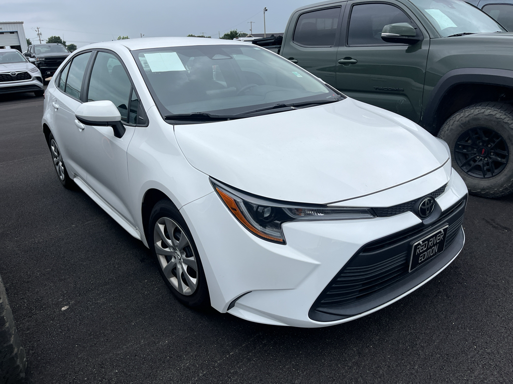 2024 Toyota Corolla LE photo 2