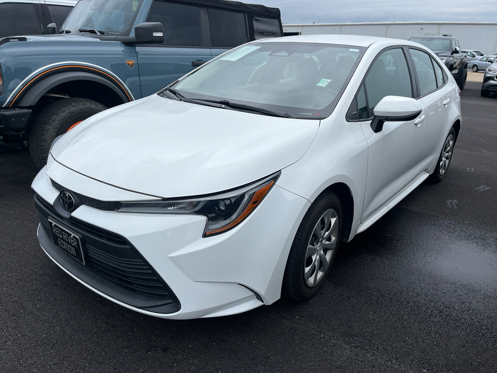 2024 Toyota Corolla LE photo 1