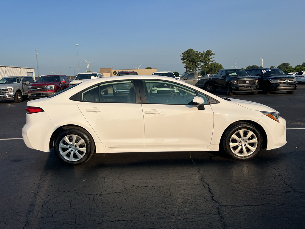 2024 Toyota Corolla LE photo 4