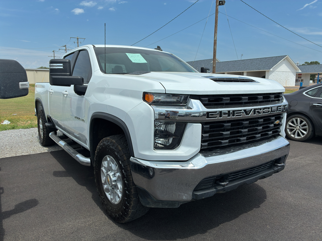 2023 Chevrolet Silverado LT photo 2