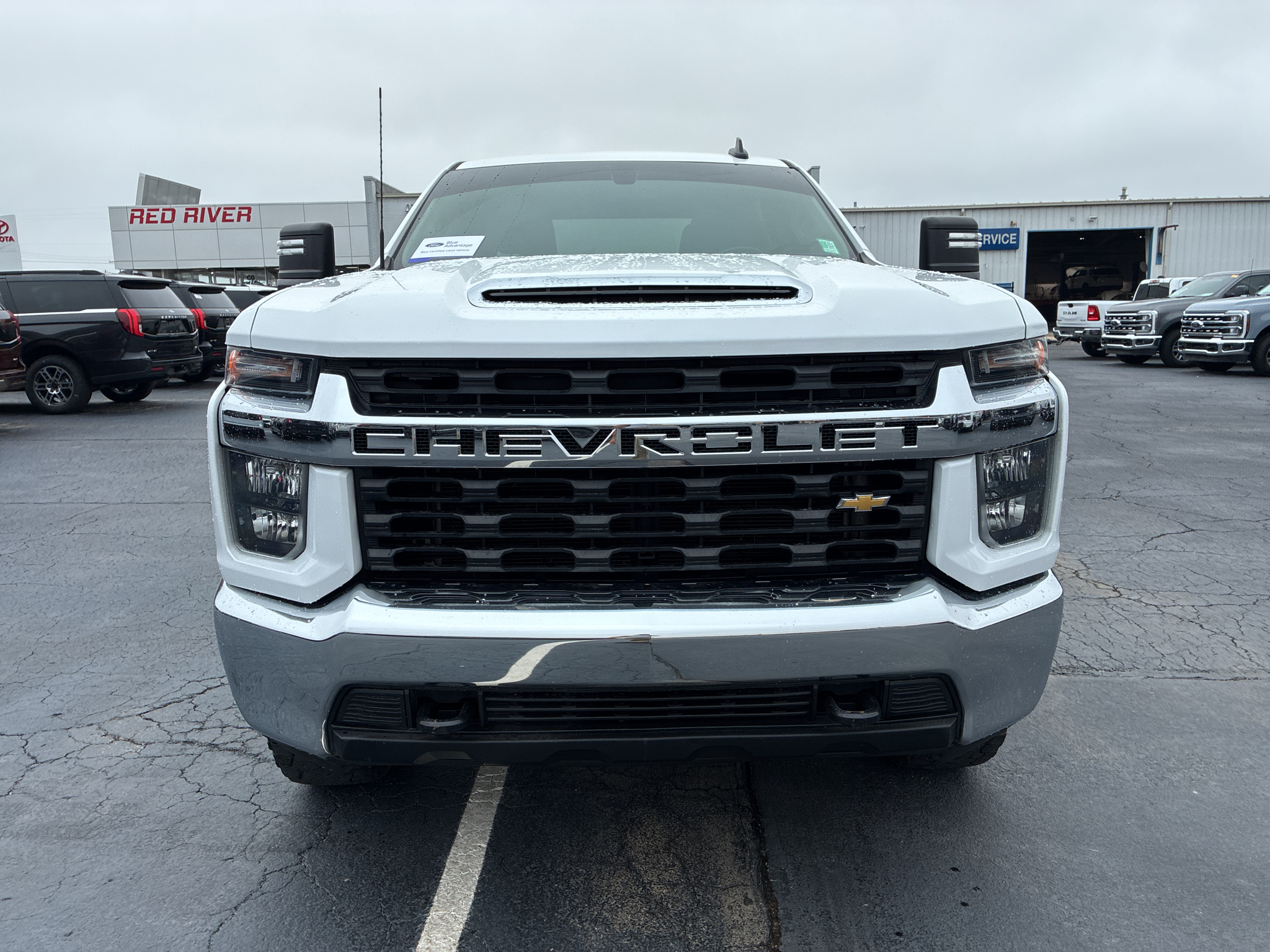 2023 Chevrolet Silverado LT photo 2