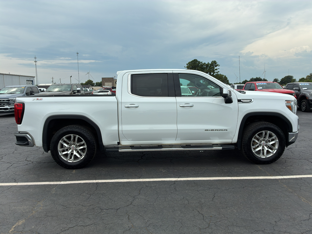 2021 GMC Sierra SLT photo 4