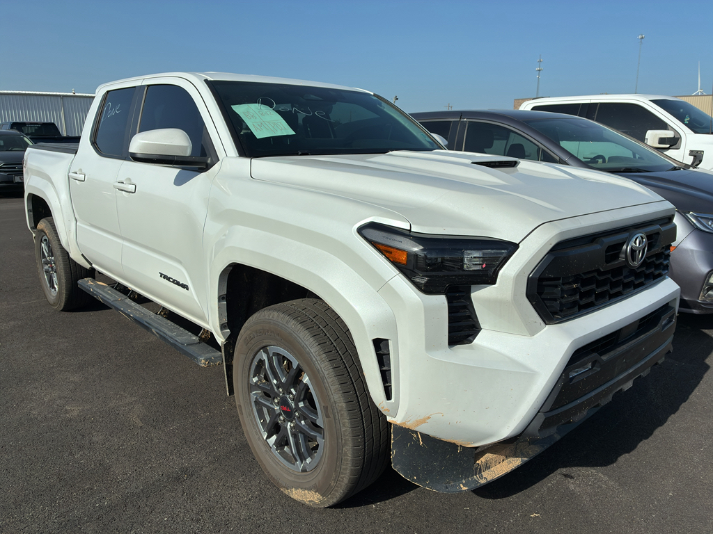 2024 Toyota Tacoma TRD Sport photo 2