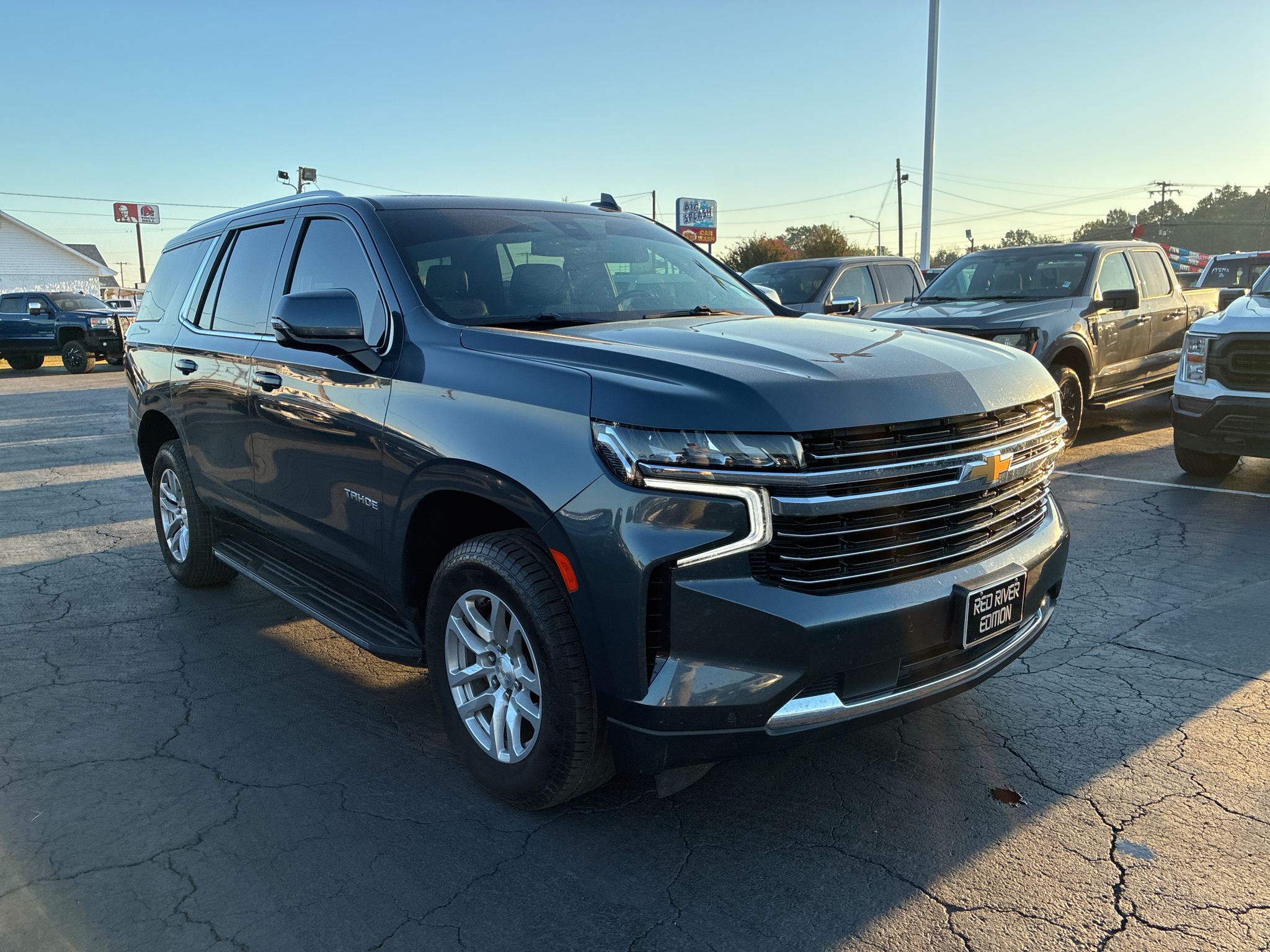 2021 Chevrolet Tahoe LT photo 2