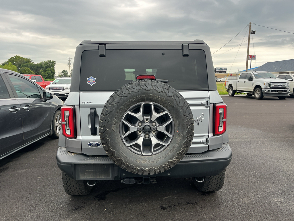 2023 Iconic Silver Metallic Ford Bronco Badlands 4X4 SUV