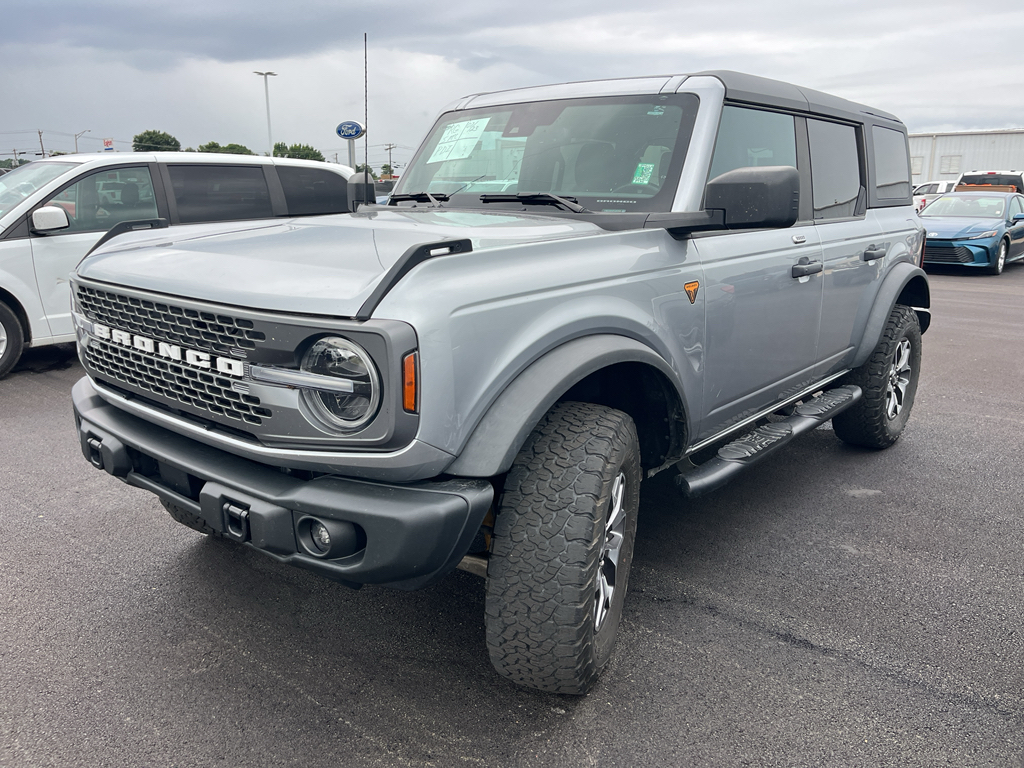 2023 Iconic Silver Metallic Ford Bronco Badlands 4X4 SUV