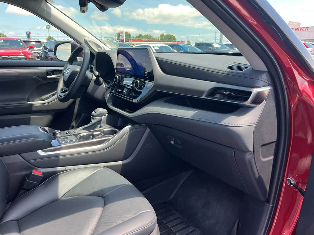 2026 Toyota Highlander representative vehicle photo