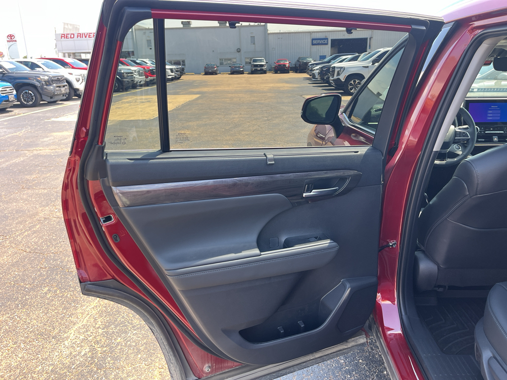 2026 Toyota Highlander representative vehicle photo