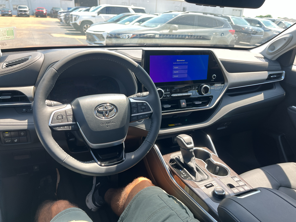 2026 Toyota Highlander representative vehicle photo