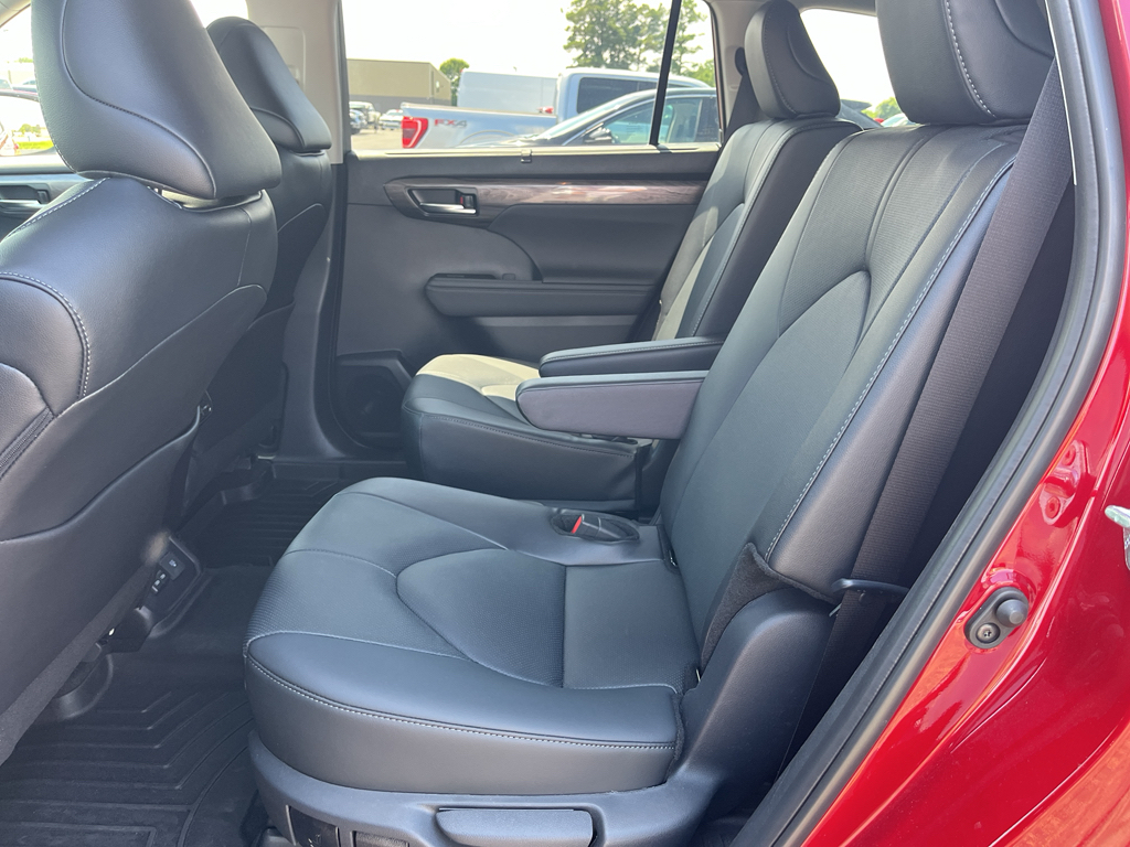 2026 Toyota Highlander representative vehicle photo